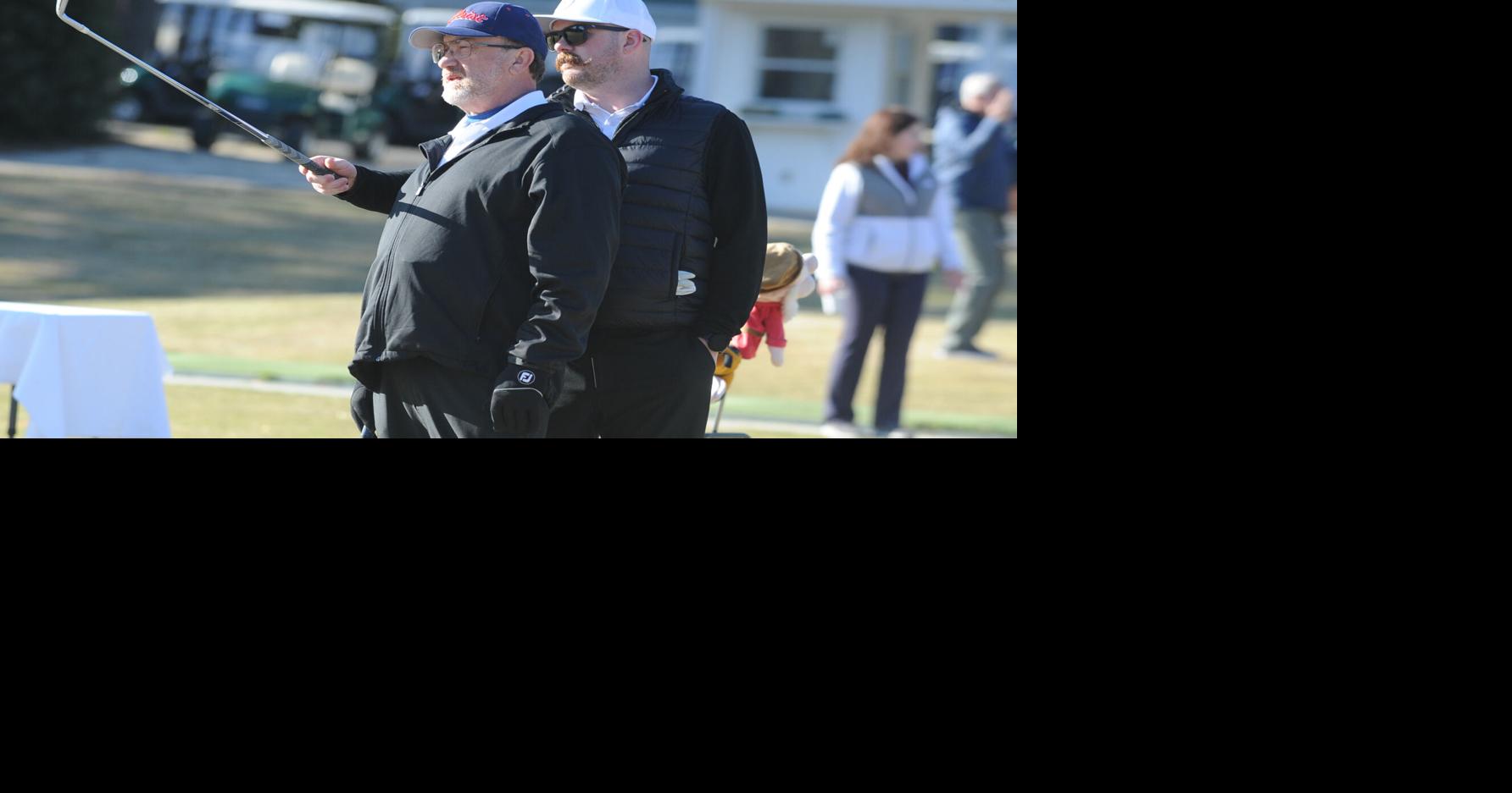 Golf's a Team Sport For Hoopers With Father Seeing the Course Through