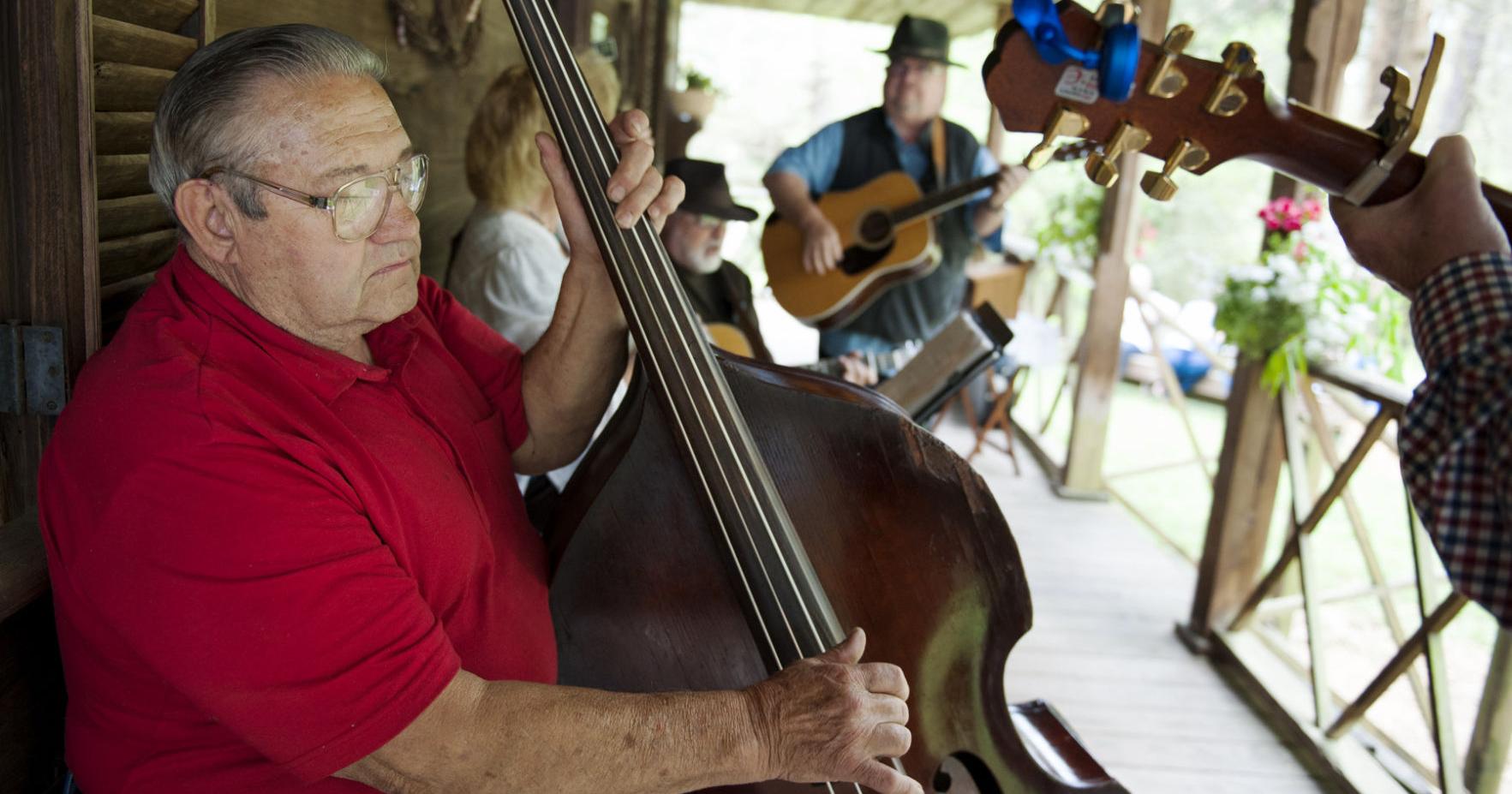 Clyde Maness, Gone to Rest High on That Mountain - Vimarsana News