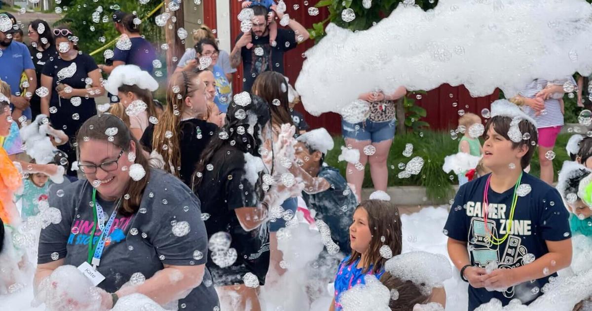 Bremen Public Library celebrates Summer Reading kickoff with Chalk the Walk and Foam Party