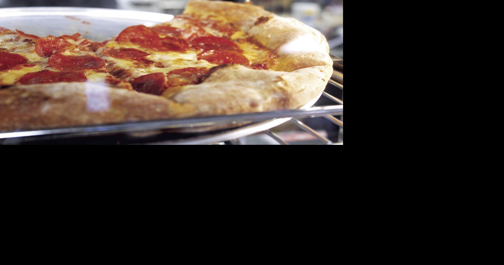 REVIEW: Pizza not worth hype | Entertainment | thepinelog.com