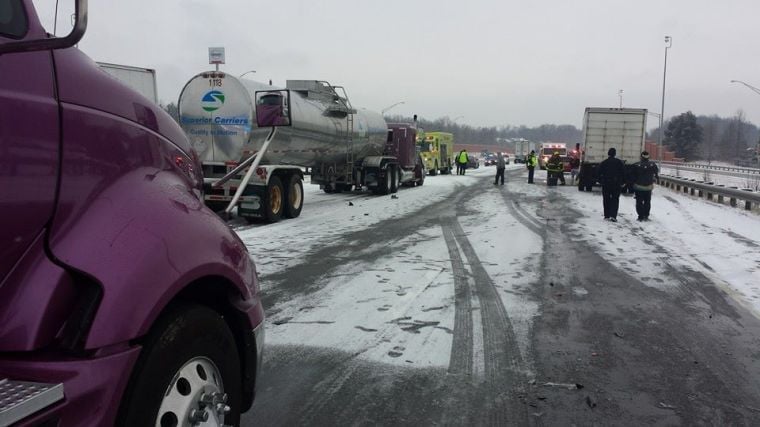 Fourteen Vehicle Crash Closes I 71 Southbound Eastern Medina 4206