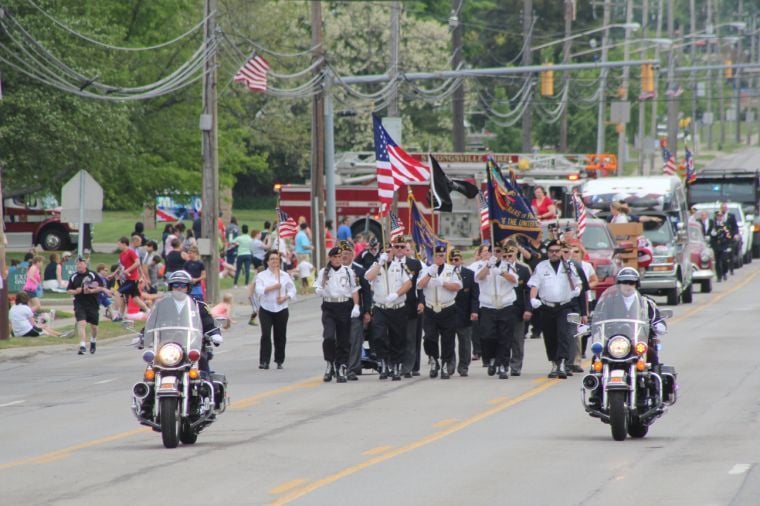 Hundreds turn out for Memorial Day Parade, Freedom Trail ceremony