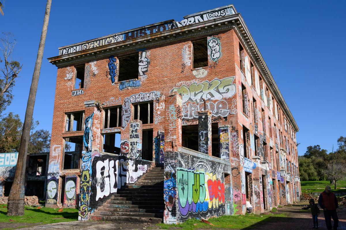 [Photos] Byron Hot Springs Hotel Slideshows