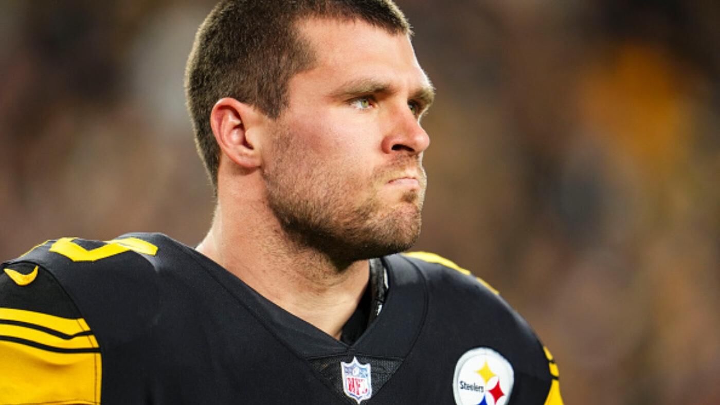 Steelers Star Pass Rusher T.J. Watt Exits Week 15 Vs. Eagles With ...