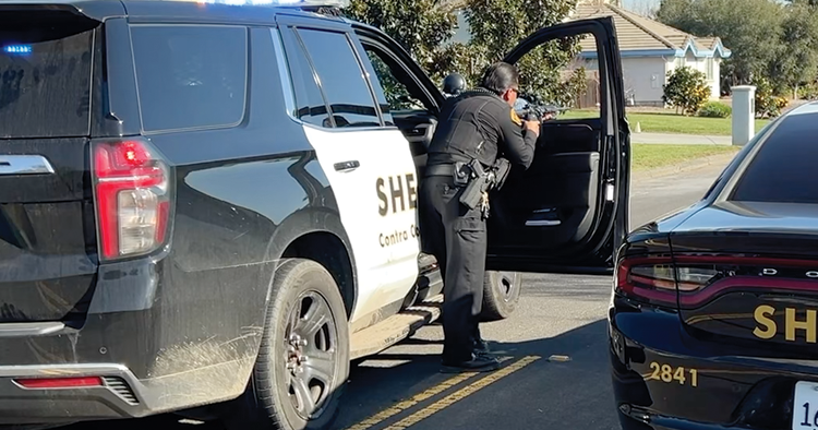 Barricaded suspect in custody after self-inflicted gunshot wound during ...