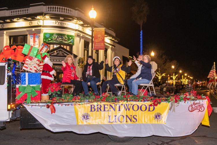Holiday Parade 2022_34.jpg