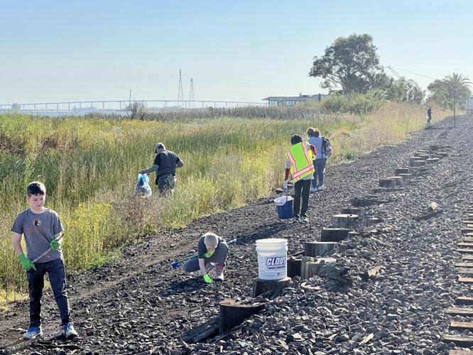 [photo] Antioch collects 115 bags of trash on 38th annual California Coastal Cleanup Day