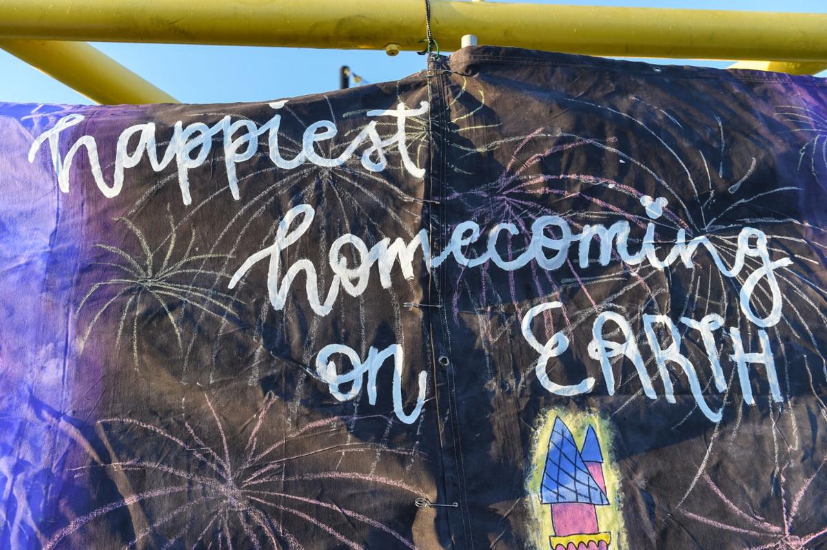 [Photos] Heritage High School 2019 parade Slideshows