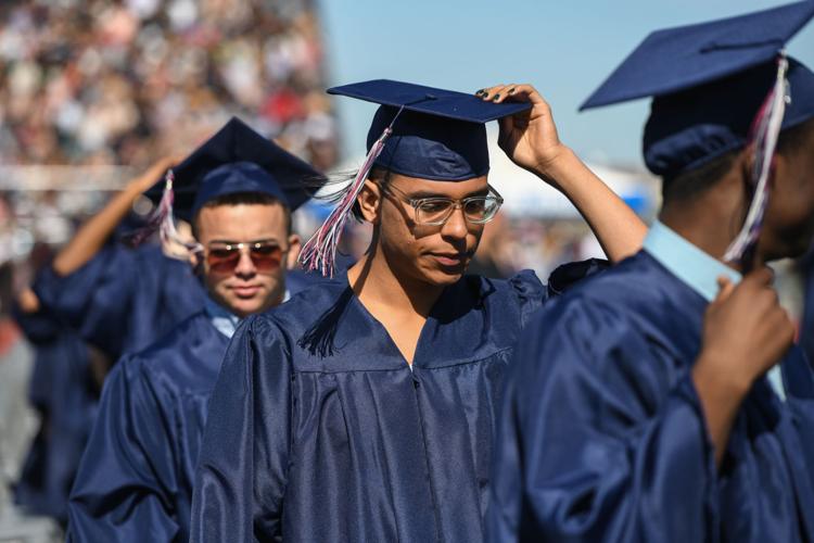 [Photos] 2019 Freedom High School graduation Slideshows
