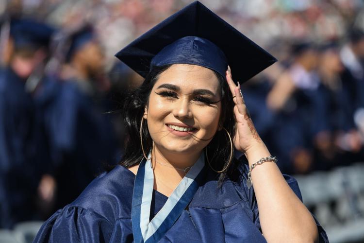 [Photos] 2019 Freedom High School graduation Slideshows