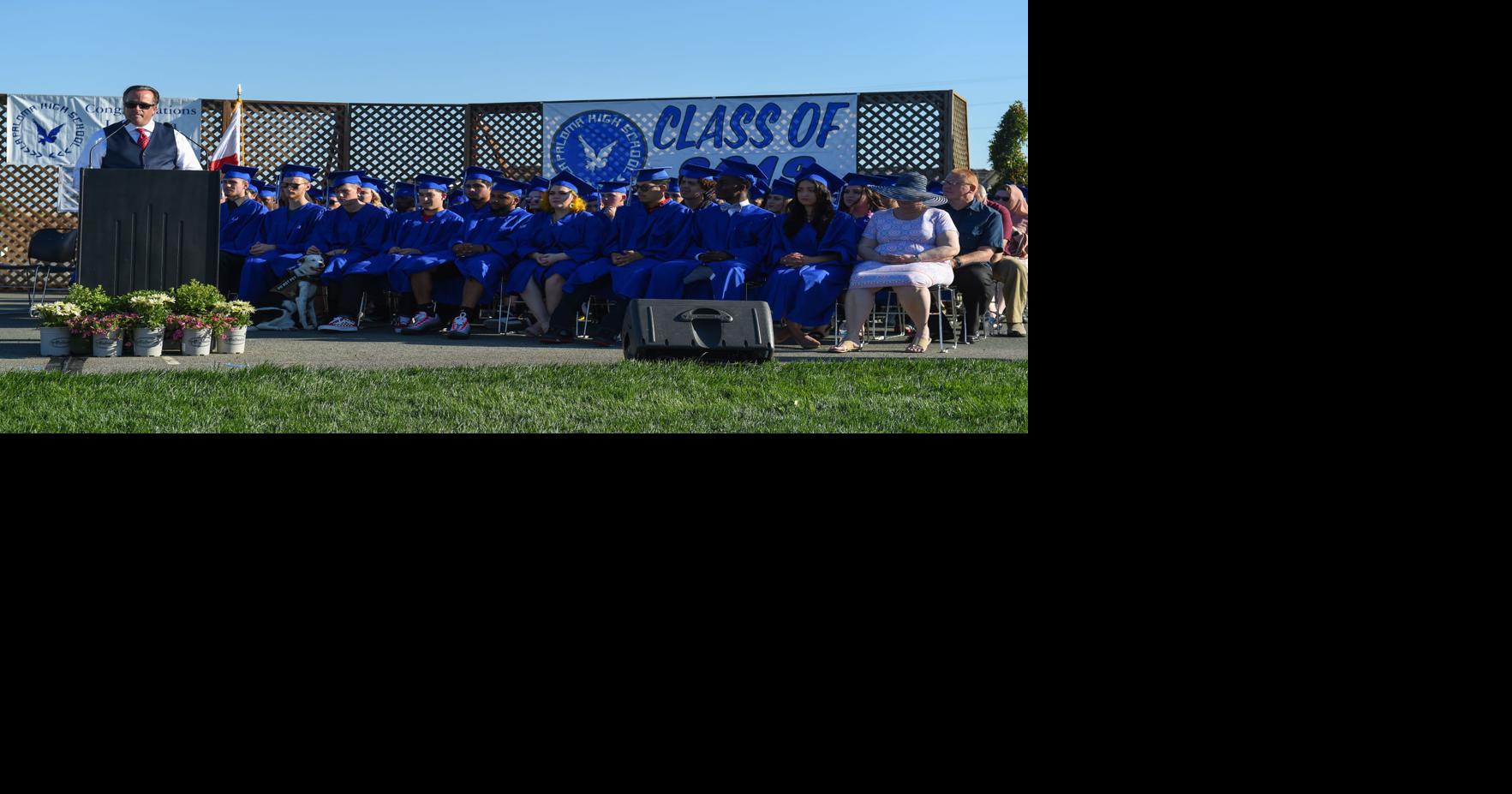 [Photos] 2019 La Paloma High School graduation Slideshows