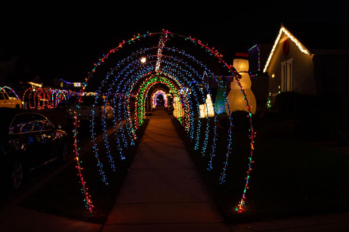 [Photos] Brentwood's Tunnels of Joy Christmas lights Slideshows
