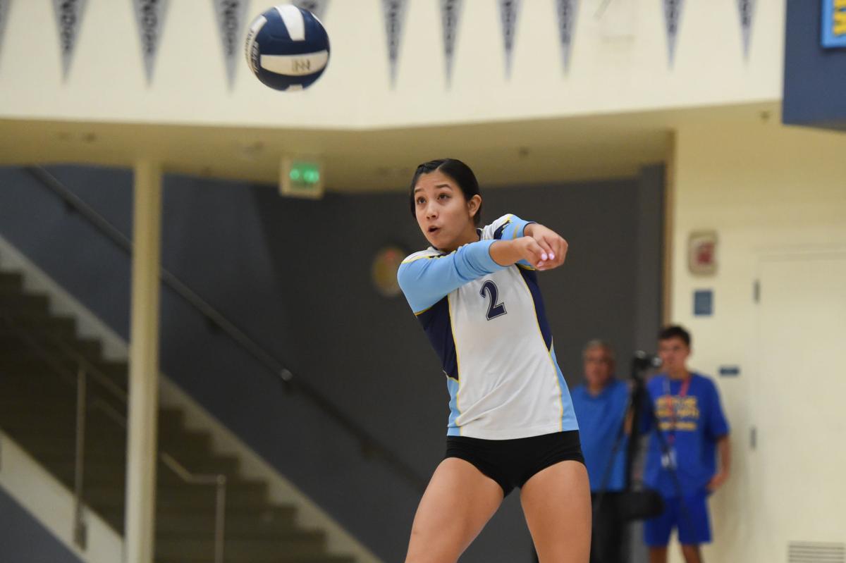 Photos Heritage High School Girls Volleyball 10 3 19 Slideshows Thepress Net