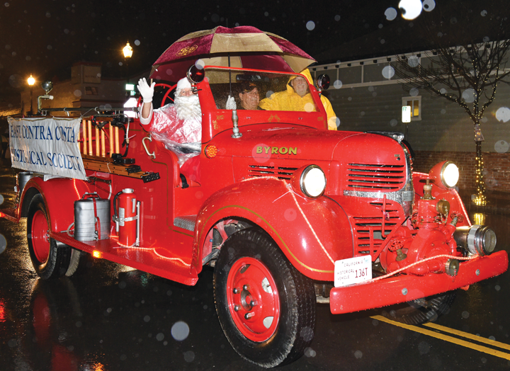 Brentwood's 2016 Winter WalkAbout and Holiday Parade Slideshows