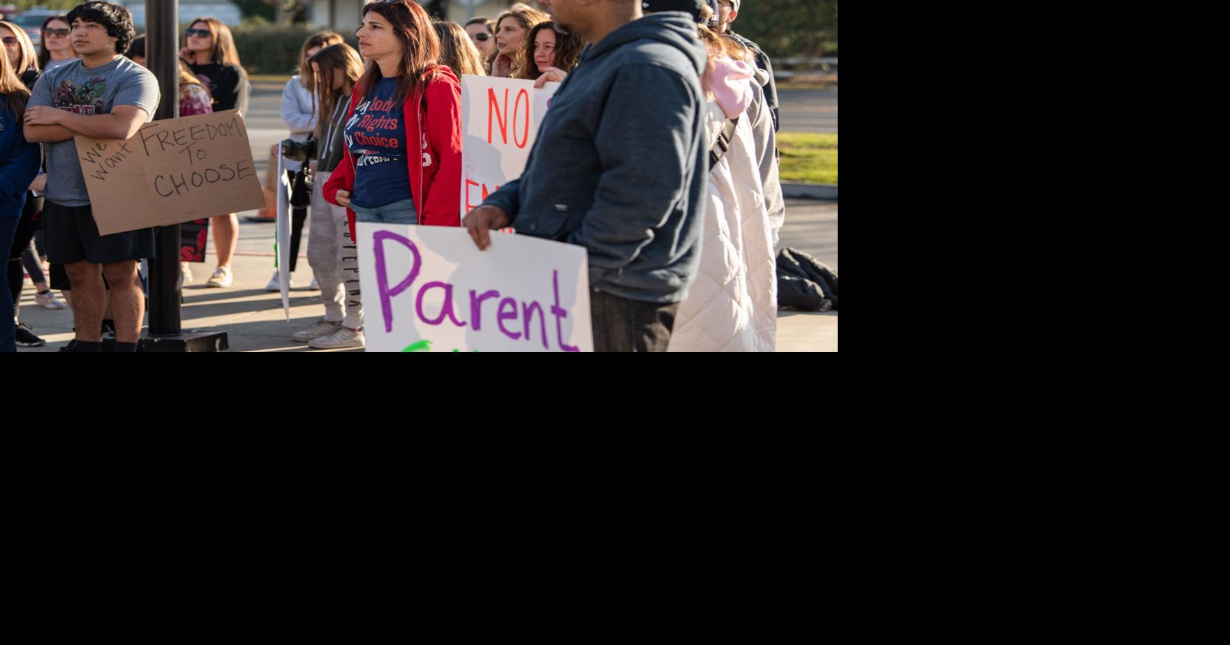 [Photos] Mask choice protest | Slideshows | thepress.net