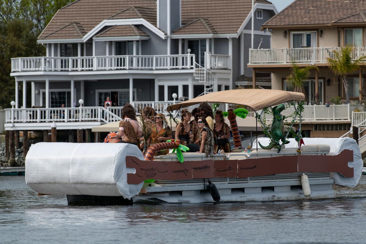 [Photos] 2019 Opening Day boat parade in Discovery Bay Slideshows