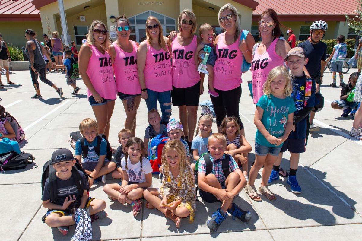 [Photos] Almond Grove Elementary School First day of school