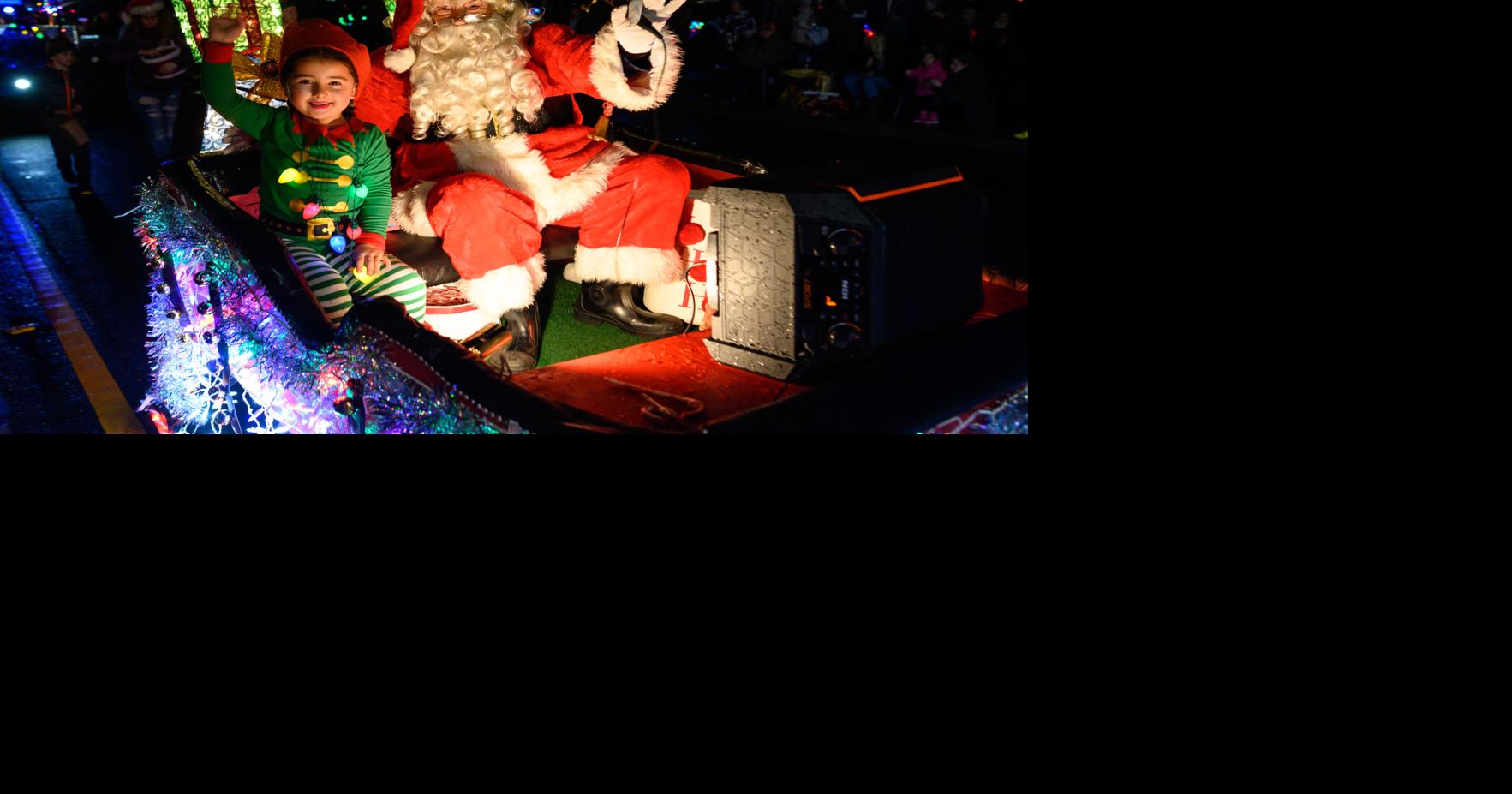 Rain doesn't dampen spirits at Discovery Bay Parade of Lights