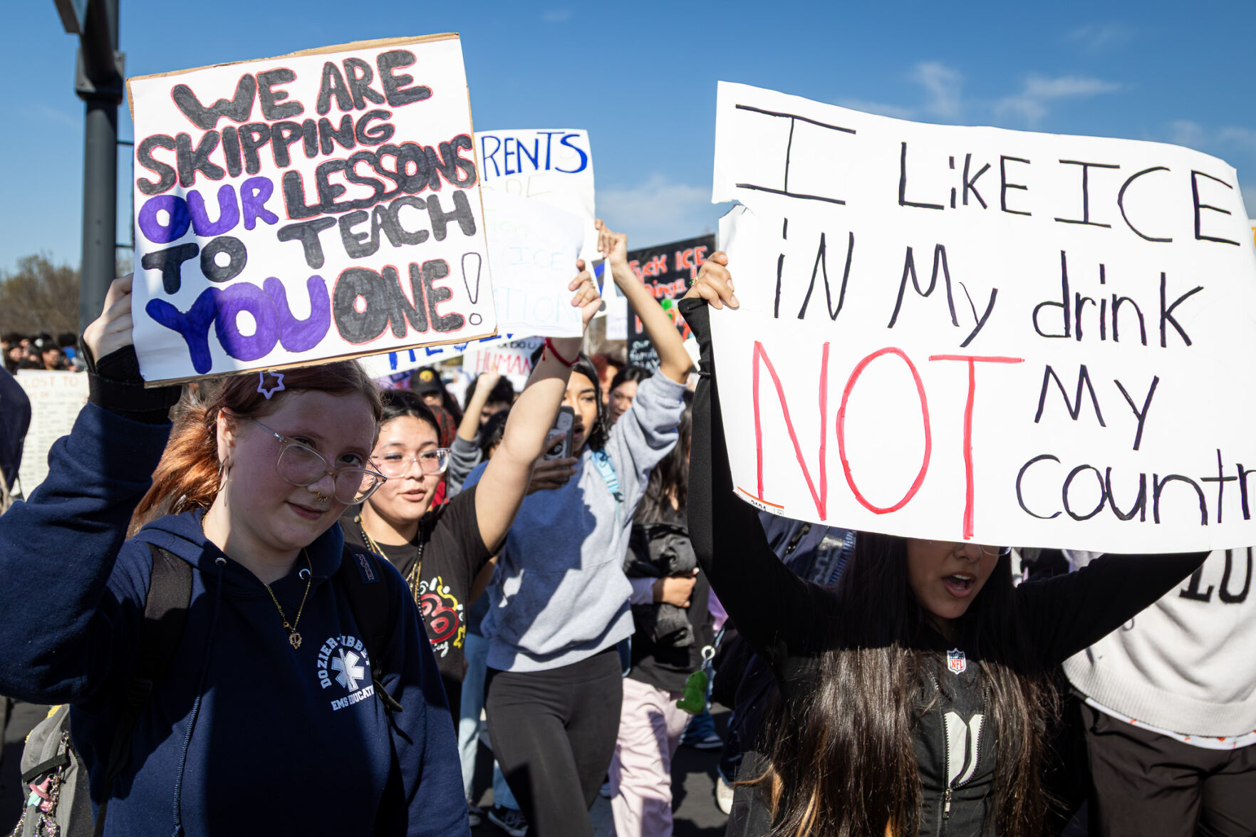 Antioch students hold massive walkout as student-led ICE protests ...