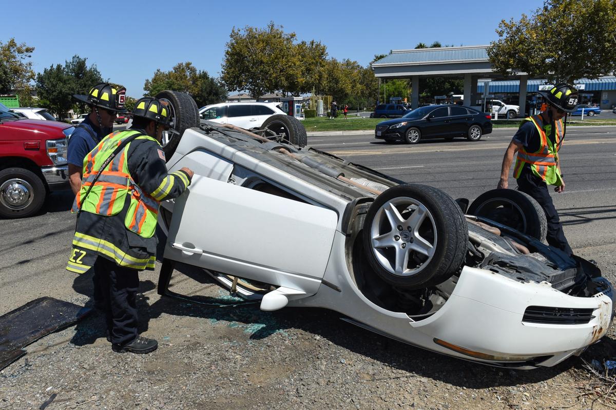 Brentwood Blvd rollover-1973.jpg