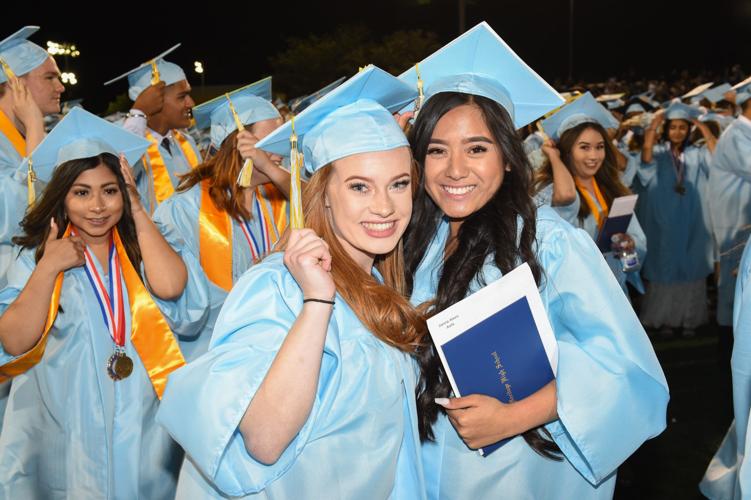[Photos] 2019 Heritage High School graduation Slideshows