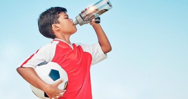 Selecting Nutritious Drinks for Children and Teenagers Selecting Nutritious Drinks for Children and Teenagers