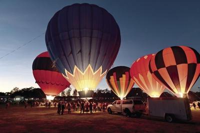 101425_sn_Salem Balloon Glow.jpg