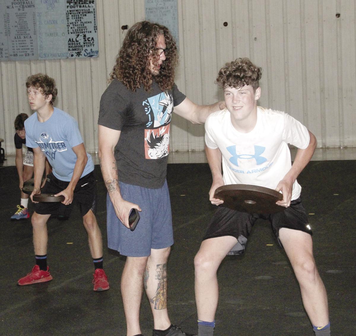Sports Well Rounded Group Putting Shs Weight Room To Good Use