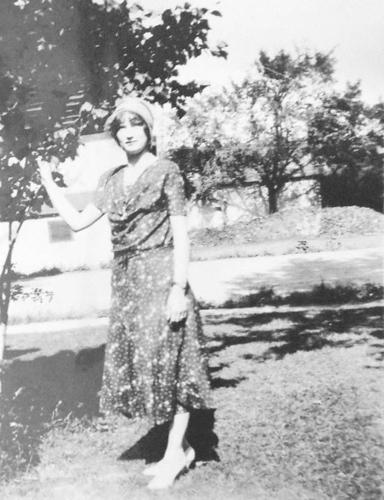 Alice Potter - 21 years old