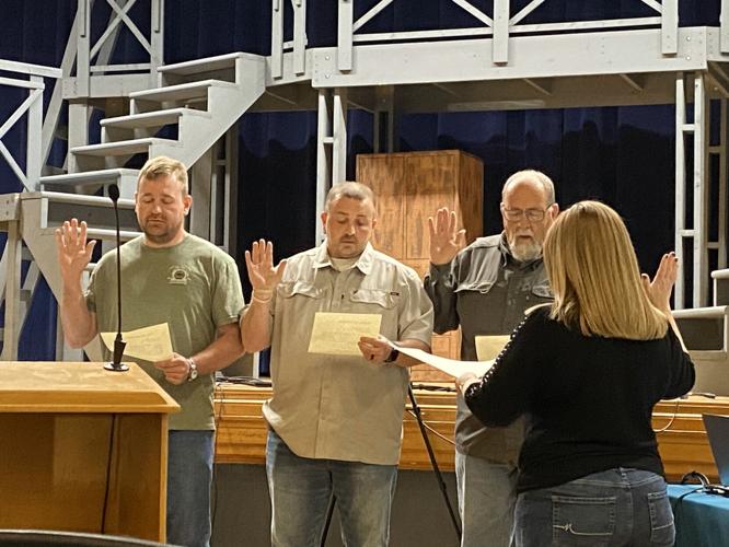 Aldermen Swear in.jpg