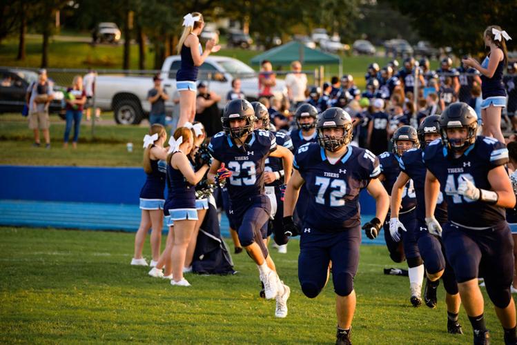 SalemFootballvsDexter2019(42of160).jpg