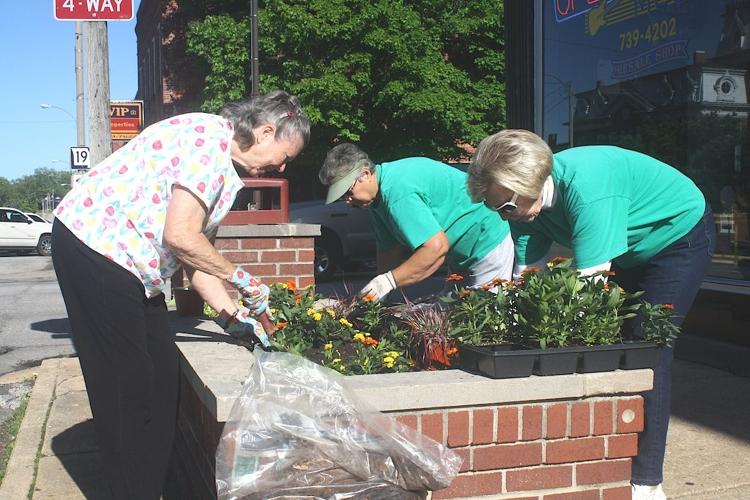 Spring Creek Garden Club, city planters