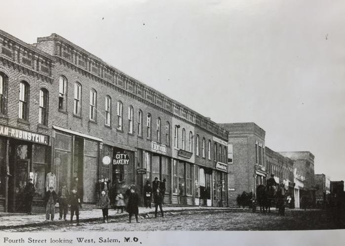Fourth Street looking west, circa early 20th Century