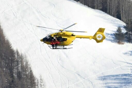 Lindsey Vonn is transported by helicopter after crashing out of the downhill race at the 2026 Winter Olympics