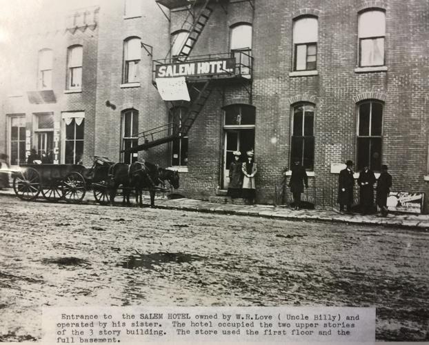 Old Salem Hotel Photo
