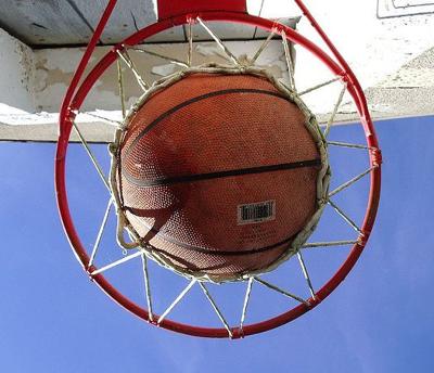 Mc Honors Basketball Coaching Legend Sporting View Thesentinel Com