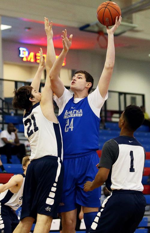 Dematha Basketball Team Strives For Improved 2018 Season Sports Thesentinel Com