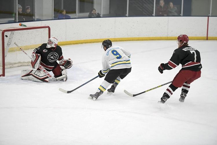 NA3HL Hawks play through schedule change, early adversity to sweep