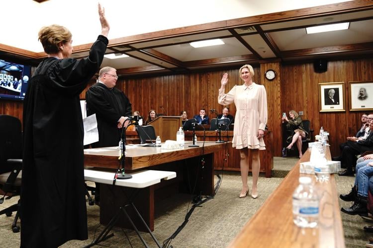 Darci Phillips officially sworn as 4th Judicial District Court judge