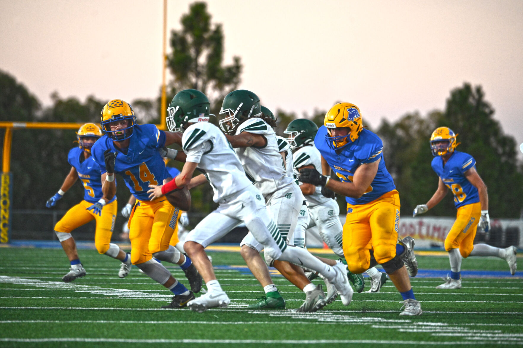 Breck Reed Sheridan Broncs vs. Kelly Walsh Trojans | Photo Galleries ...