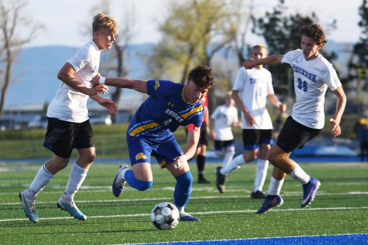 Breck Reed Broncs win on senior night, finish season undefeated | Local Sports ...