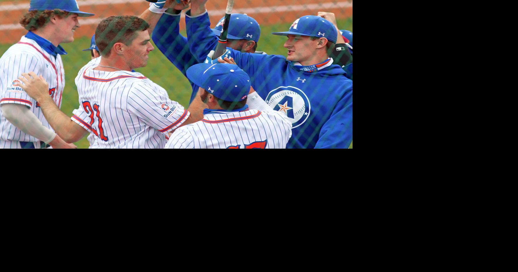 UTA baseball sweeps doubleheader against Stephen F. Austin University
