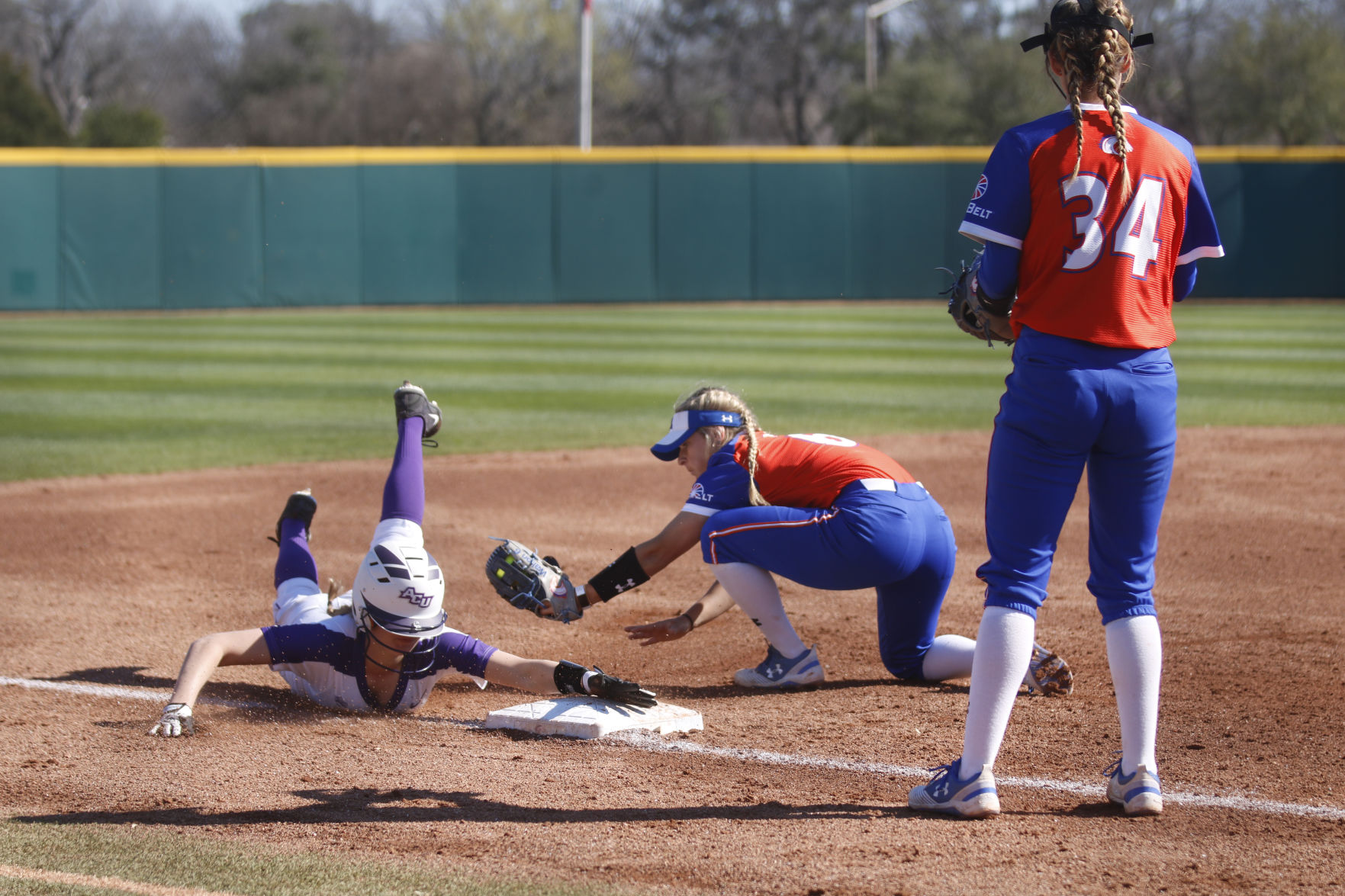 UTA Softball Caps Off Maverick Invitational With Win Over Abilene UTA Softball Caps Off Maverick Invitational With Win Over Abilene