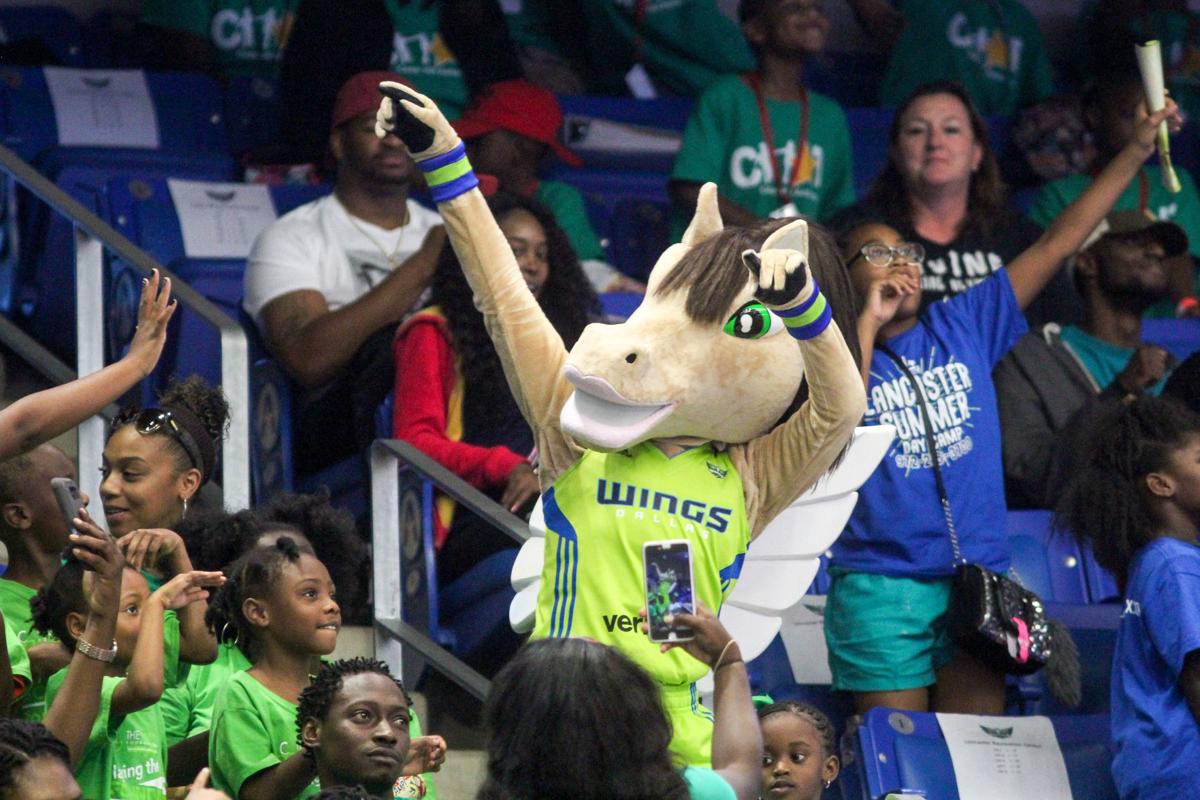 Dallas Wings net victory against San Antonio Stars Gallery