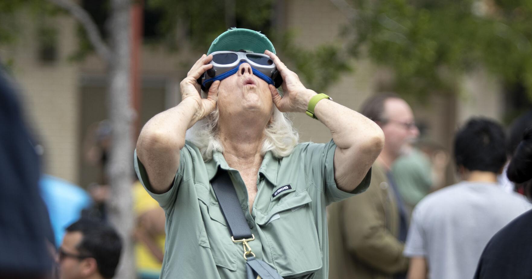 Photos: Eclipse Over Ennis parts clouds for longest totality - Vimarsana News