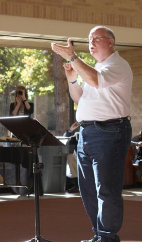 Elementary choir sings for UTA holiday event | News | theshorthorn.com