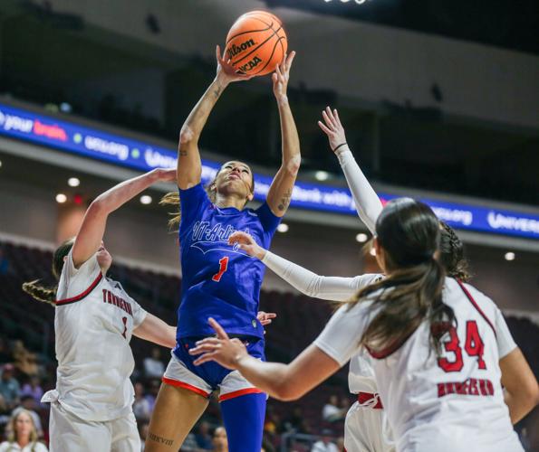 UT Arlington basketball closes out season, falls in conference ...