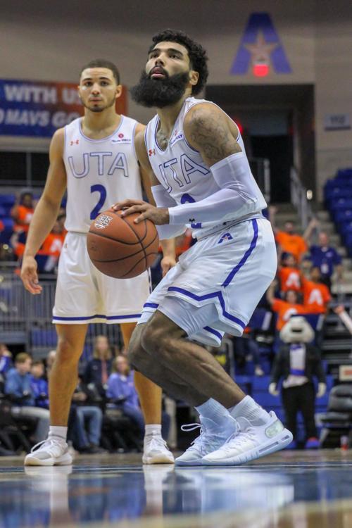 Men S Basketball Defeats Uc Davis In Day Game Theshorthorn Com