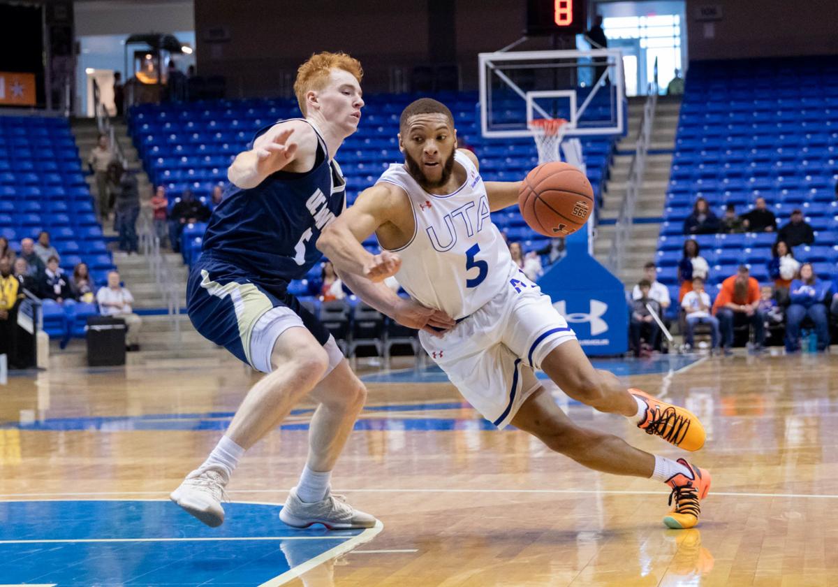 Photos: Men's basketball defeats UC Davis in day game | Gallery