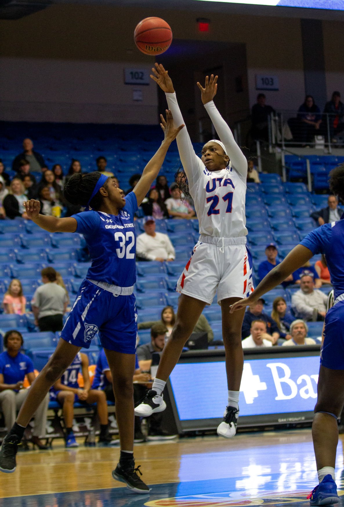 Photos: Lady Mavericks tame Georgia State Panthers using excellent defensive play
